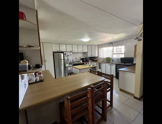 6 BEDROOM HOUSE FOR SALE IN HERSHAM